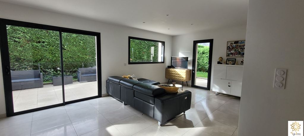 Maison Contemporaine DOUVAINE 599000€ STYLE IMMO Maison Contemporaine DOUVAINE 599000€ STYLE IMMO